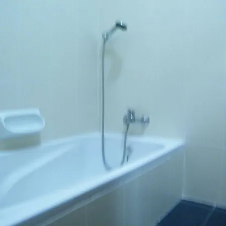 Appartement Central, 2 Bedroom Near Shops, Bus Station And Beach