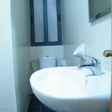 Appartement Central, 2 Bedroom Near Shops, Bus Station And Beach San Pawl il-Baħar