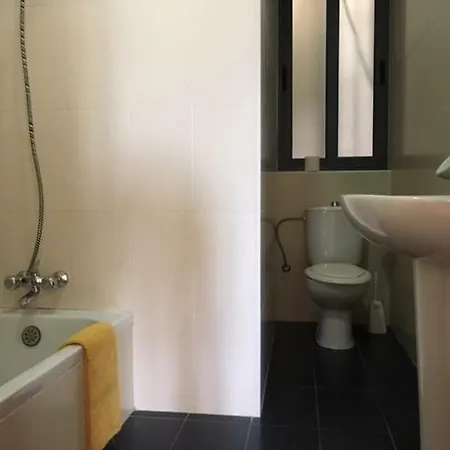 Central, 2 Bedroom Near Shops, Bus Station And Beach Apartament St Paul's Bay